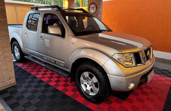NISSAN FRONTIER 2.5 SE STRIKE 4X2 CD TURBO ELETRONIC DIESEL 4P MANUAL